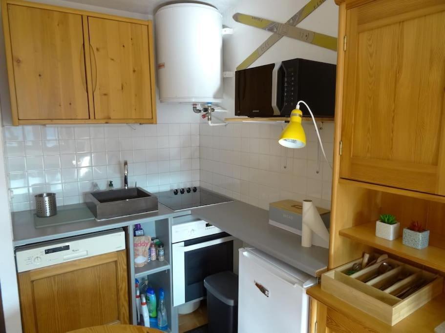 Appartement au cœur du village avec parking privé Mijoux Extérieur photo